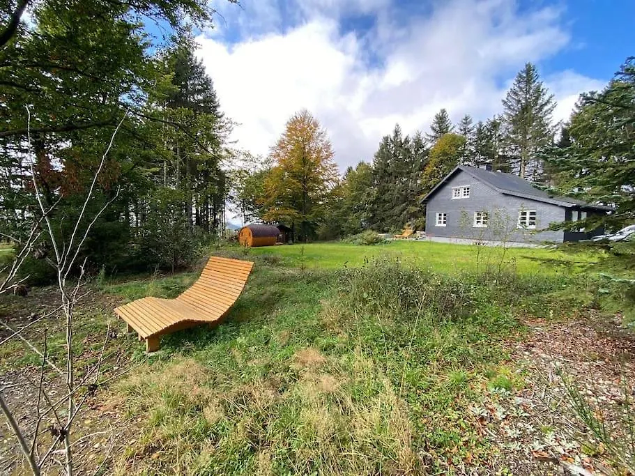 Ferienhaus Asten-Lodge-1